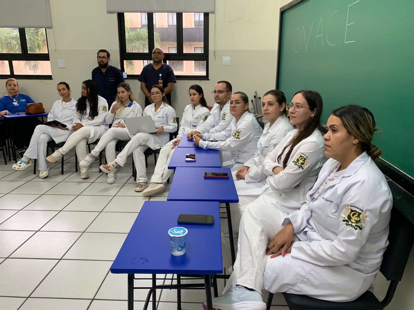 Alunos E Professores De Enfermagem Do Unifio